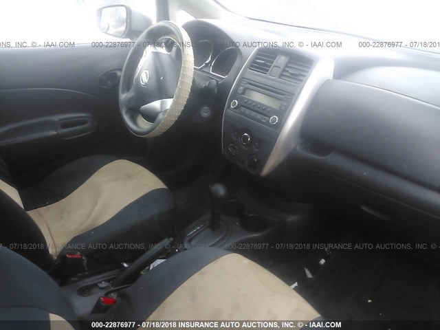 3N1CE2CP1FL409044 - 2015 NISSAN VERSA NOTE S/S PLUS/SV/SL/SR SILVER photo 5