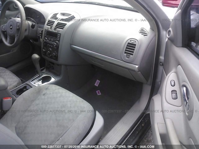 1G1ZT54814F179043 - 2004 CHEVROLET MALIBU LS SILVER photo 5