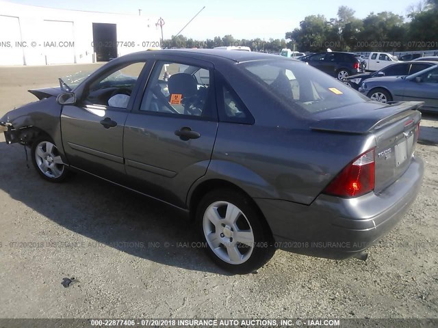 1FAHP34N47W268830 - 2007 FORD FOCUS ZX4/S/SE/SES 灰色 照片 3