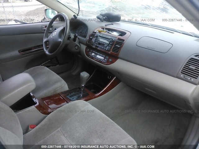 JTDBE32K740265966 - 2004 TOYOTA CAMRY LE/XLE 棕色 照片 5