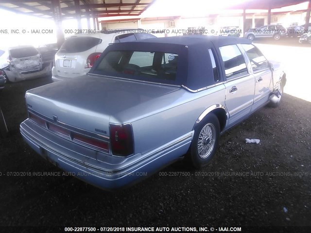 1LNLM82W4VY621778 - 1997 LINCOLN TOWN CAR SIGNATURE/TOURING BLUE photo 4