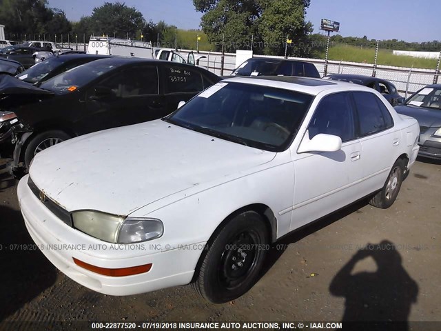 JT2GK13E9R0051833 - 1994 TOYOTA CAMRY XLE WHITE photo 2