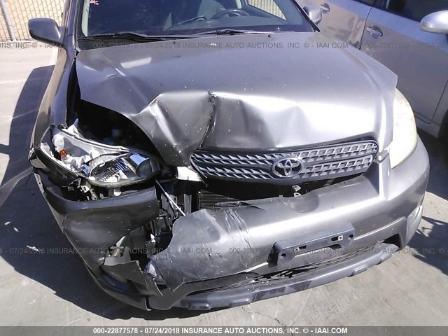 2T1KR32E45C505769 - 2005 TOYOTA COROLLA MATRIX XR GRAY photo 6