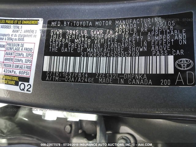 2T1KR32E45C505769 - 2005 TOYOTA COROLLA MATRIX XR GRAY photo 9