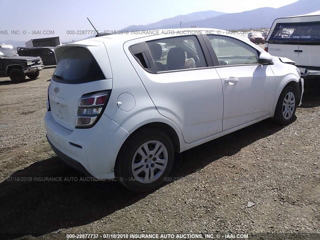 1G1JG6SH5H4164153 - 2017 CHEVROLET SONIC WHITE photo 4