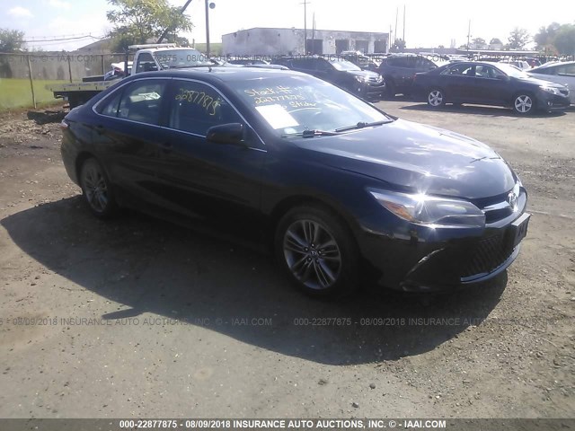 4T1BF1FK7HU329364 - 2017 TOYOTA CAMRY LE/XLE/SE/XSE 黑色 照片 1