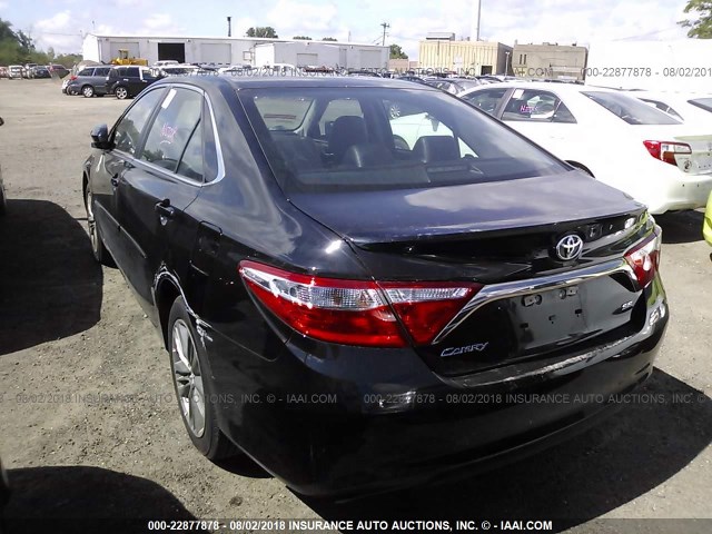 4T1BF1FK9HU426730 - 2017 TOYOTA CAMRY LE/XLE/SE/XSE BLACK photo 3