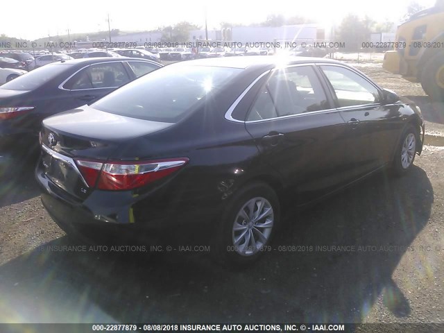 4T4BF1FK4FR463820 - 2015 TOYOTA CAMRY LE/XLE/SE/XSE BLACK photo 4