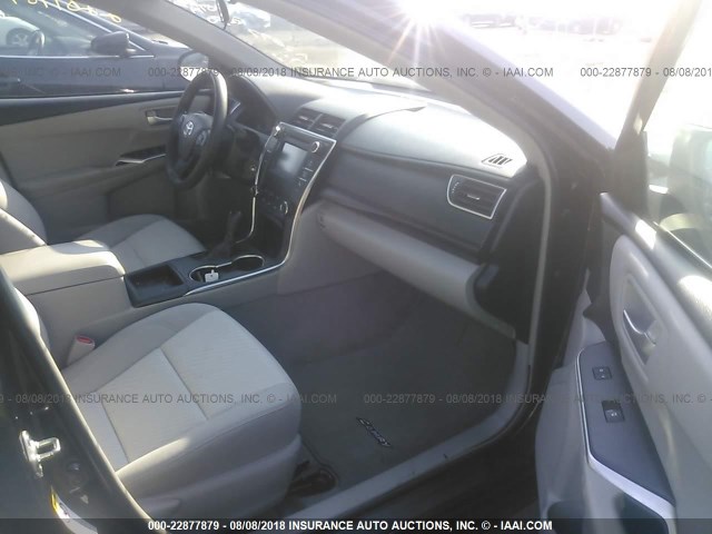 4T4BF1FK4FR463820 - 2015 TOYOTA CAMRY LE/XLE/SE/XSE BLACK photo 5