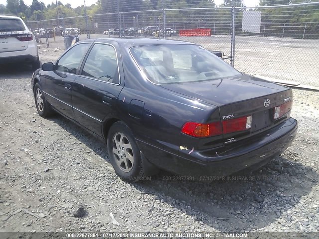 JT2BG28K8Y0440770 - 2000 TOYOTA CAMRY LE/XLE BLACK photo 3