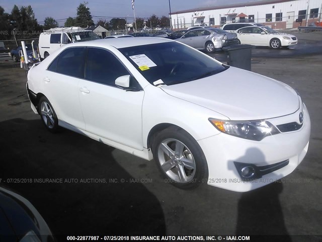 4T1BF1FK7CU577204 - 2012 TOYOTA CAMRY SE/LE/XLE WHITE photo 1