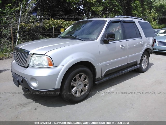 5LMFU28R93LJ11686 - 2003 LINCOLN NAVIGATOR Grau Foto 2