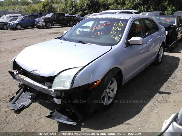 3FAFP07Z56R233526 - 2006 FORD FUSION SE SILVER photo 2