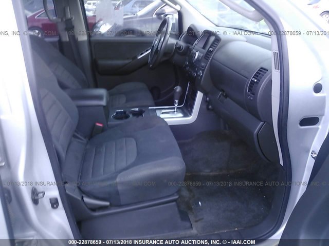 5N1AR1NN4CC640117 - 2012 NISSAN PATHFINDER S/LE/SE SILVER photo 5