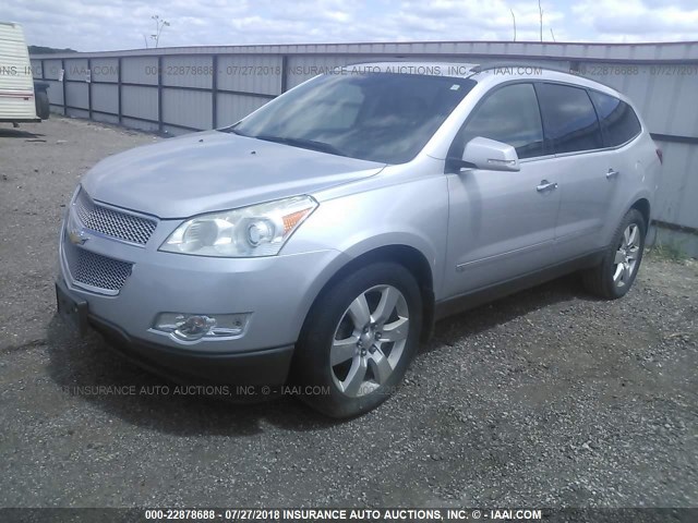 1GNER33D09S100782 - 2009 CHEVROLET TRAVERSE LTZ SILVER photo 2