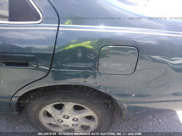 4T1BF22K1VU902265 - 1997 TOYOTA CAMRY CE/LE/XLE 绿色 照片 6