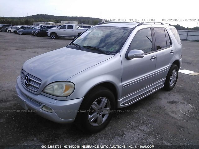 4JGAB75E45A558247 - 2005 MERCEDES-BENZ ML 500 SILVER photo 2