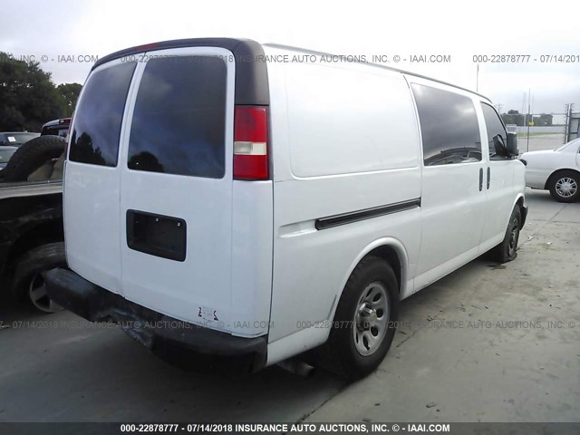 1GCSGAFX3C1144672 - 2012 CHEVROLET EXPRESS G1500  WHITE photo 4