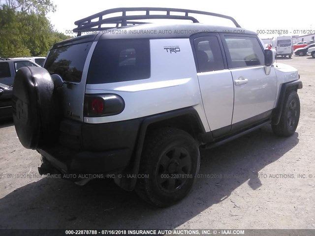 JTEBU11F270029740 - 2007 TOYOTA FJ CRUISER SILVER photo 4