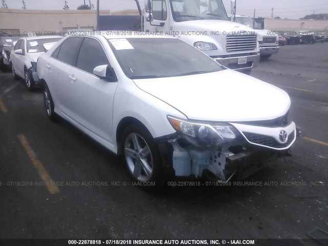 4T1BF1FKXDU717778 - 2013 TOYOTA CAMRY L/SE/LE/XLE 白色 照片 1