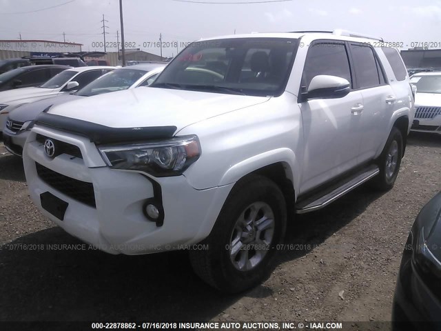 JTEZU5JR7G5135166 - 2016 TOYOTA 4RUNNER SR5/LIMITED/SR5 PREMIUM WHITE photo 2