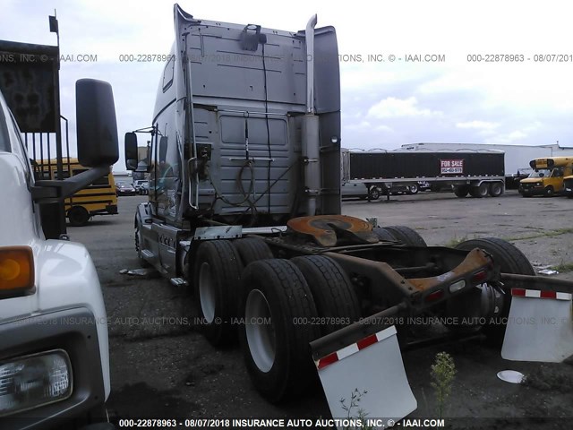 4V4NC9GH95N376594 - 2005 VOLVO VN GRAY photo 3