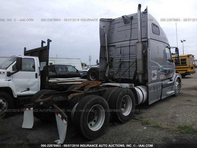 4V4NC9GH95N376594 - 2005 VOLVO VN GRAY photo 4