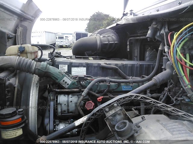 4V4NC9GH95N376594 - 2005 VOLVO VN GRAY photo 9