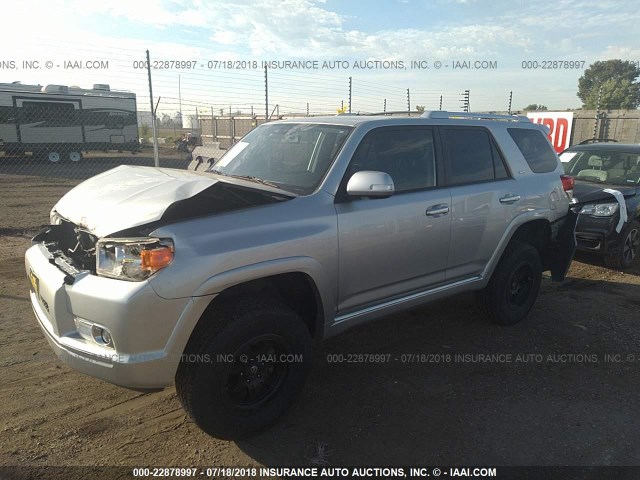 JTEBU5JR5B5074278 - 2011 TOYOTA 4RUNNER SR5/LIMITED/TRAIL SILVER photo 2