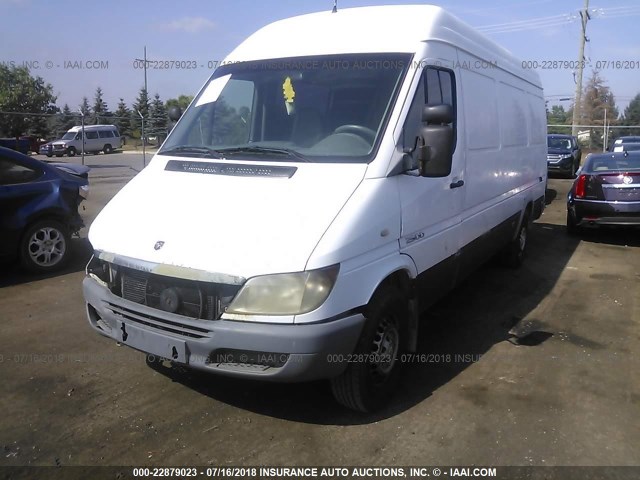 WD2PD744245631817 - 2004 DODGE SPRINTER 3500 WHITE photo 2