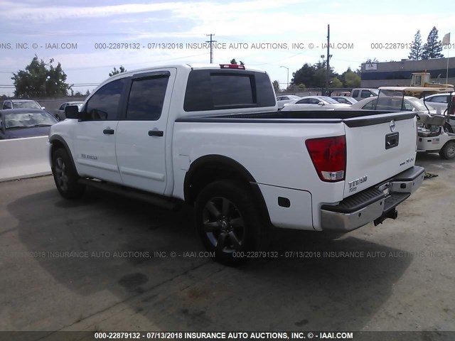 1N6BA0EC8FN509562 - 2015 NISSAN TITAN S/SV/SL/PRO-4X WHITE photo 3