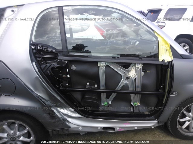 WMEEJ3BA9FK804497 - 2015 SMART FORTWO PURE/PASSION GRAY photo 6