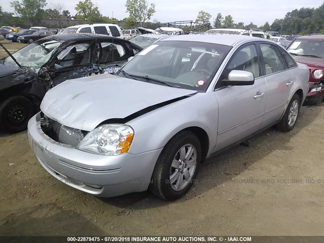 1FAHP27125G120993 - 2005 FORD FIVE HUNDRED SEL SILVER photo 2