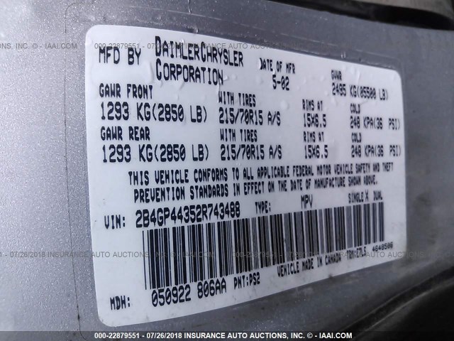 2B4GP44352R743488 - 2002 DODGE GRAND CARAVAN SPORT SILVER photo 9