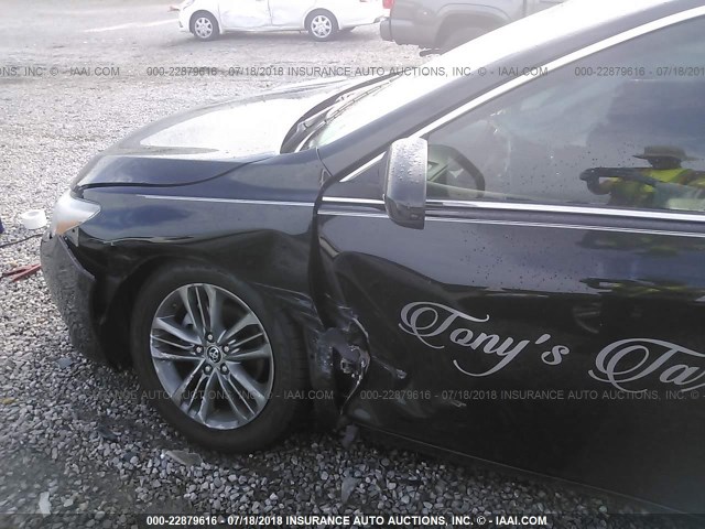 4T1BF1FK2GU164760 - 2016 TOYOTA CAMRY LE/XLE/SE/XSE BLACK photo 6