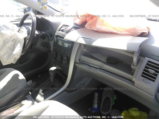 JTDBL40E799063527 - 2009 TOYOTA COROLLA LE/XLE SILVER photo 5