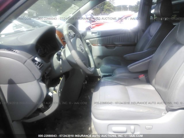 5TDBA22C85S051551 - 2005 TOYOTA SIENNA XLE/XLE LIMITED RED photo 5