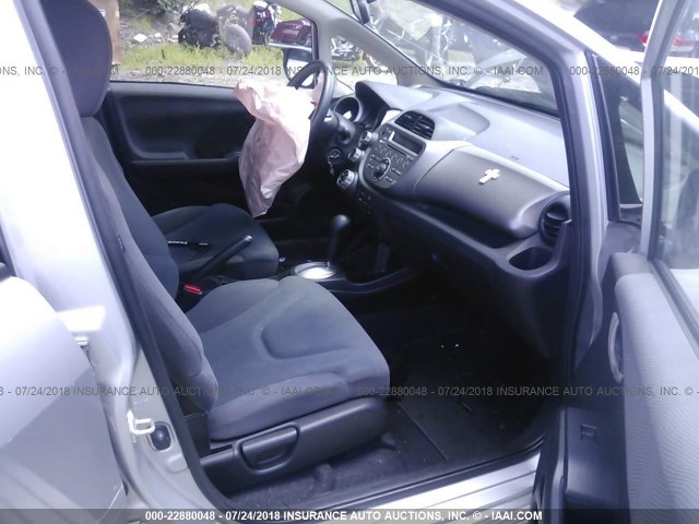 JHMGE8H35CS000533 - 2012 HONDA FIT SILVER photo 5