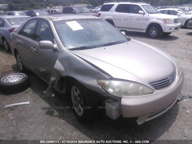 4T1BF32K15U097258 - 2005 TOYOTA CAMRY LE/XLE/SE Қоңыр фото 1