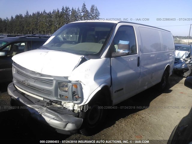 1GCFG25M7X1026354 - 1999 CHEVROLET EXPRESS G2500  WHITE photo 2