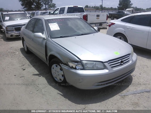 4T1BG22K3YU716583 - 2000 TOYOTA CAMRY CE/LE/XLE 银色 照片 1