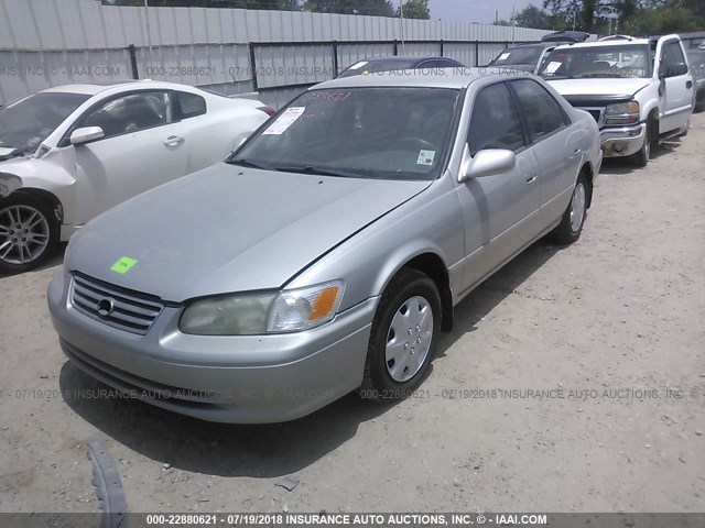 4T1BG22K3YU716583 - 2000 TOYOTA CAMRY CE/LE/XLE 银色 照片 2