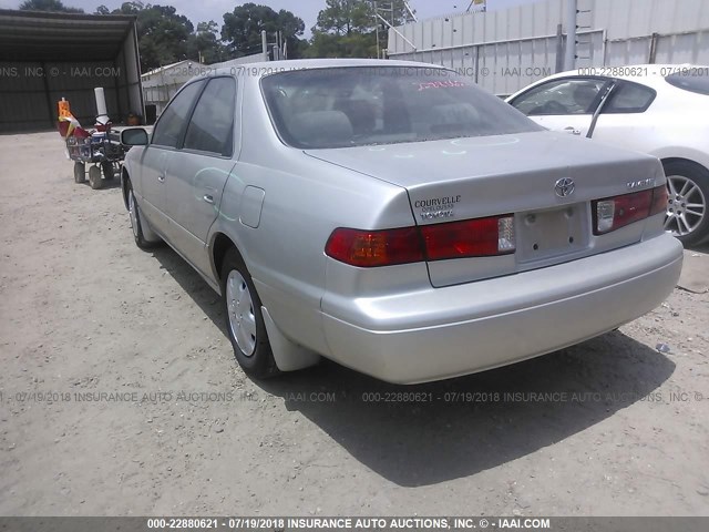4T1BG22K3YU716583 - 2000 TOYOTA CAMRY CE/LE/XLE 银色 照片 3