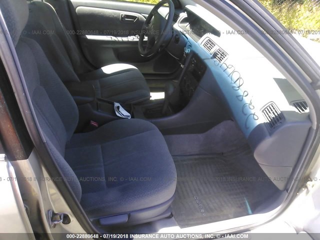 4T1BG22KXYU629764 - 2000 TOYOTA CAMRY CE/LE/XLE 银色 照片 5