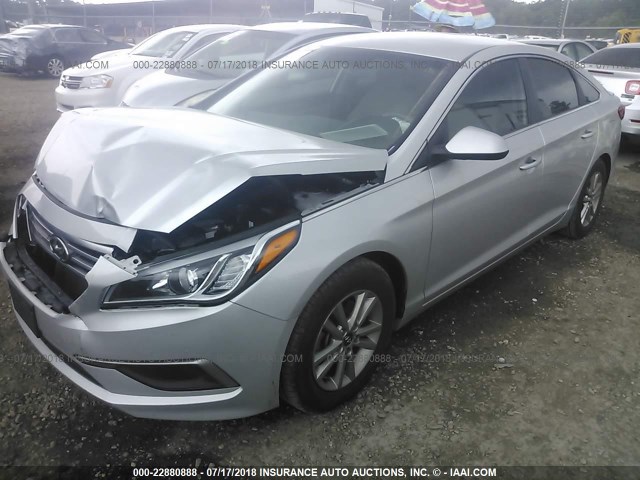 5NPE24AF4GH408461 - 2016 HYUNDAI SONATA SE SILVER photo 2