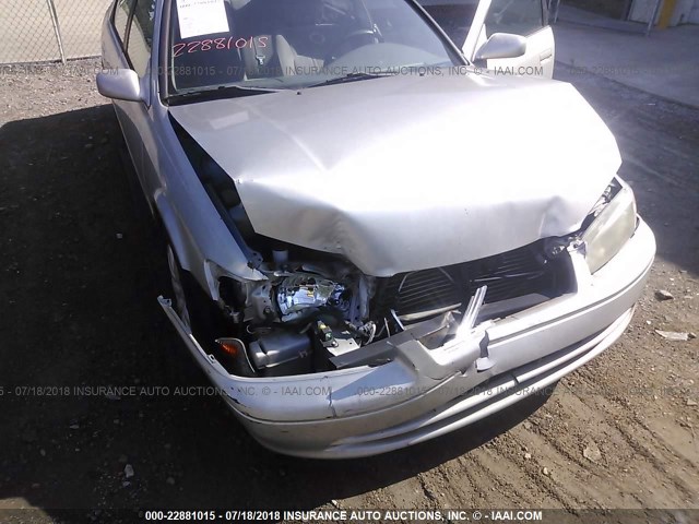 4T1BG22K01U064091 - 2001 TOYOTA CAMRY CE/LE/XLE SILVER photo 6