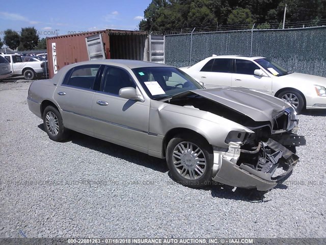 1LNHM82W06Y604712 - 2006 LINCOLN TOWN CAR SIGNATURE LIMITED TAN photo 1