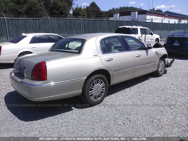 1LNHM82W06Y604712 - 2006 LINCOLN TOWN CAR SIGNATURE LIMITED TAN photo 4