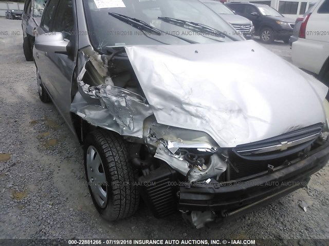 KL1TD62655B327504 - 2005 CHEVROLET AVEO LS SILVER photo 6