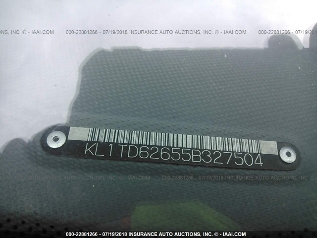 KL1TD62655B327504 - 2005 CHEVROLET AVEO LS SILVER photo 9